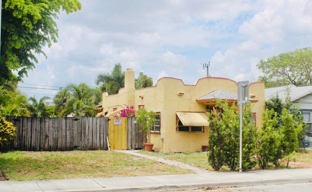Photo of 519 N J Street #1, Lake Worth Beach, FL 33460 (MLS # B26059970)