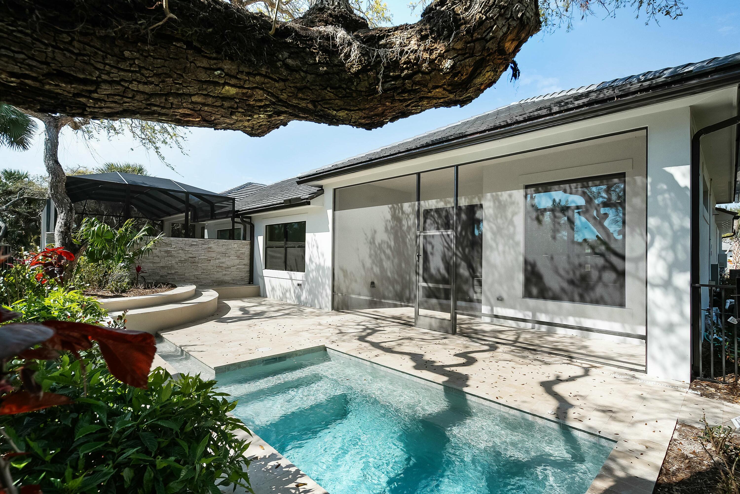 SEAGLASS P. D. - Residential