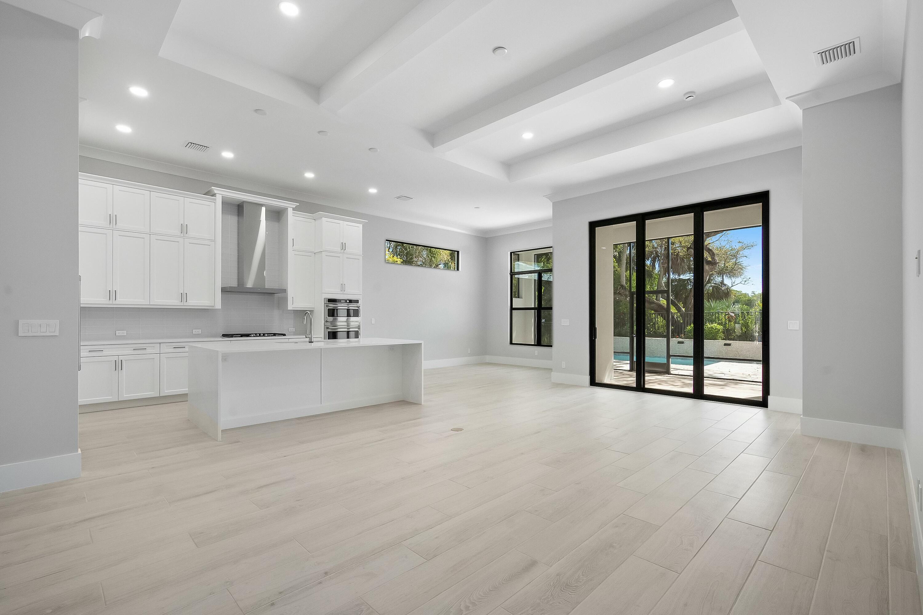 SEAGLASS P. D. - Residential