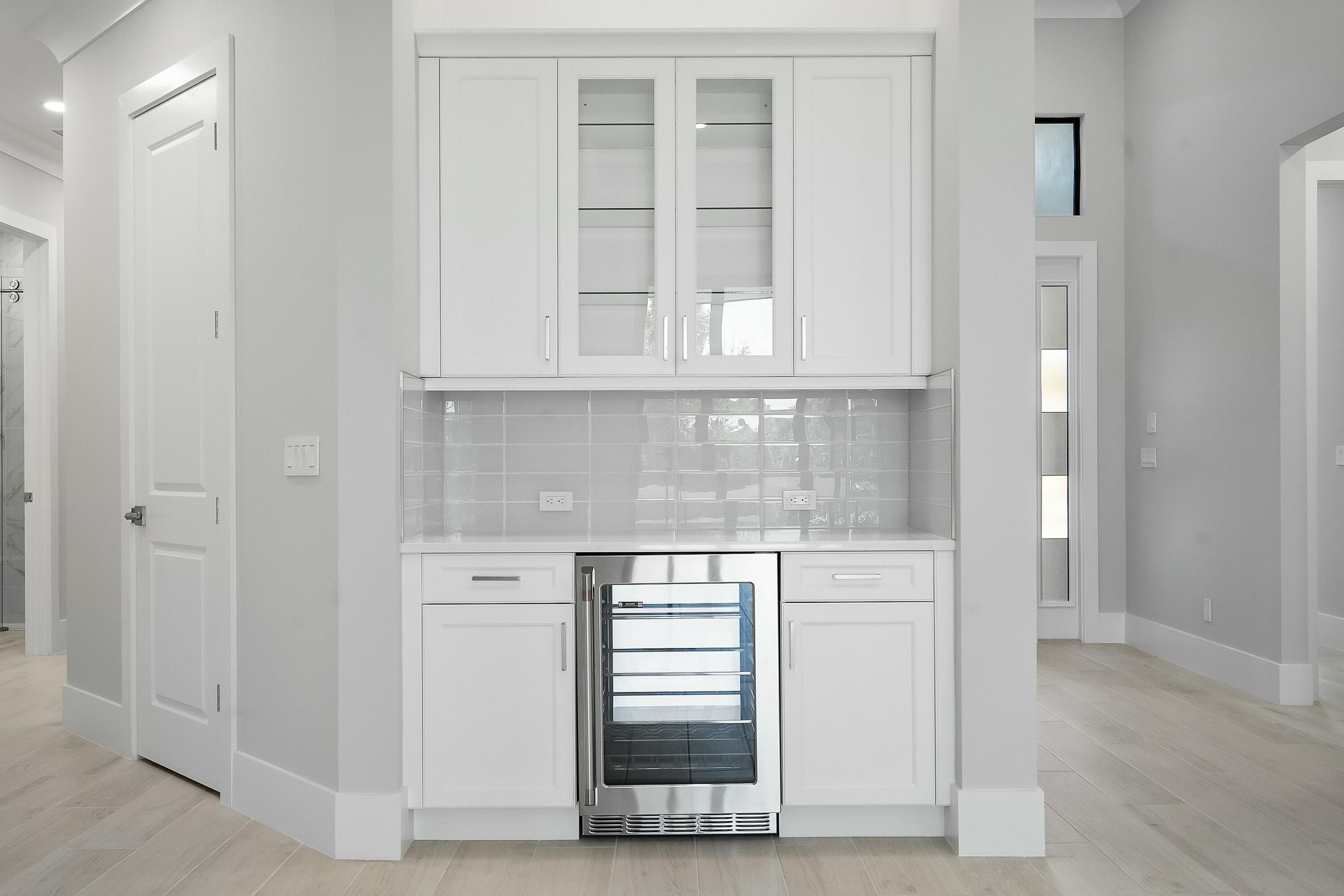 SEAGLASS P. D. - Residential