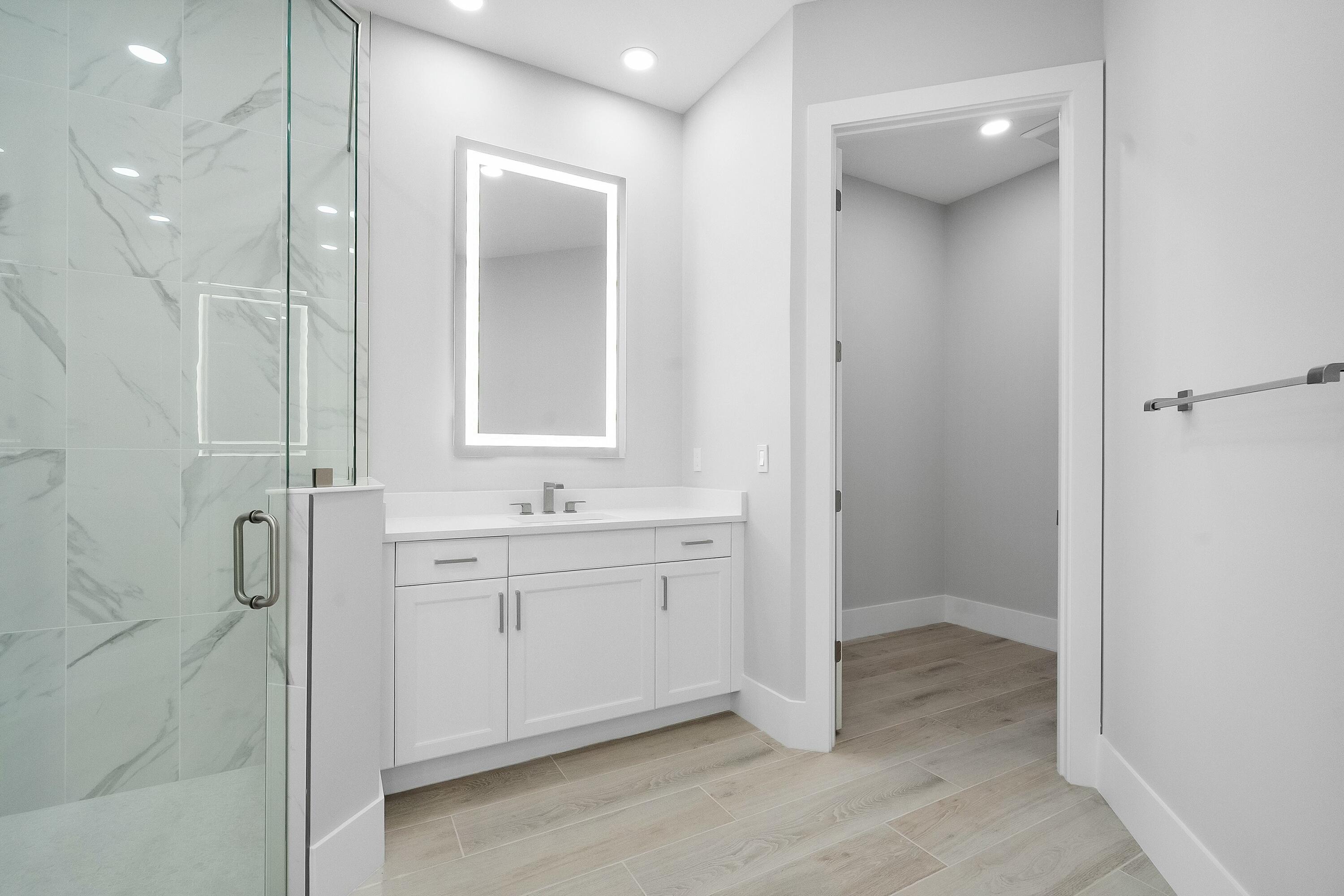 SEAGLASS P. D. - Residential