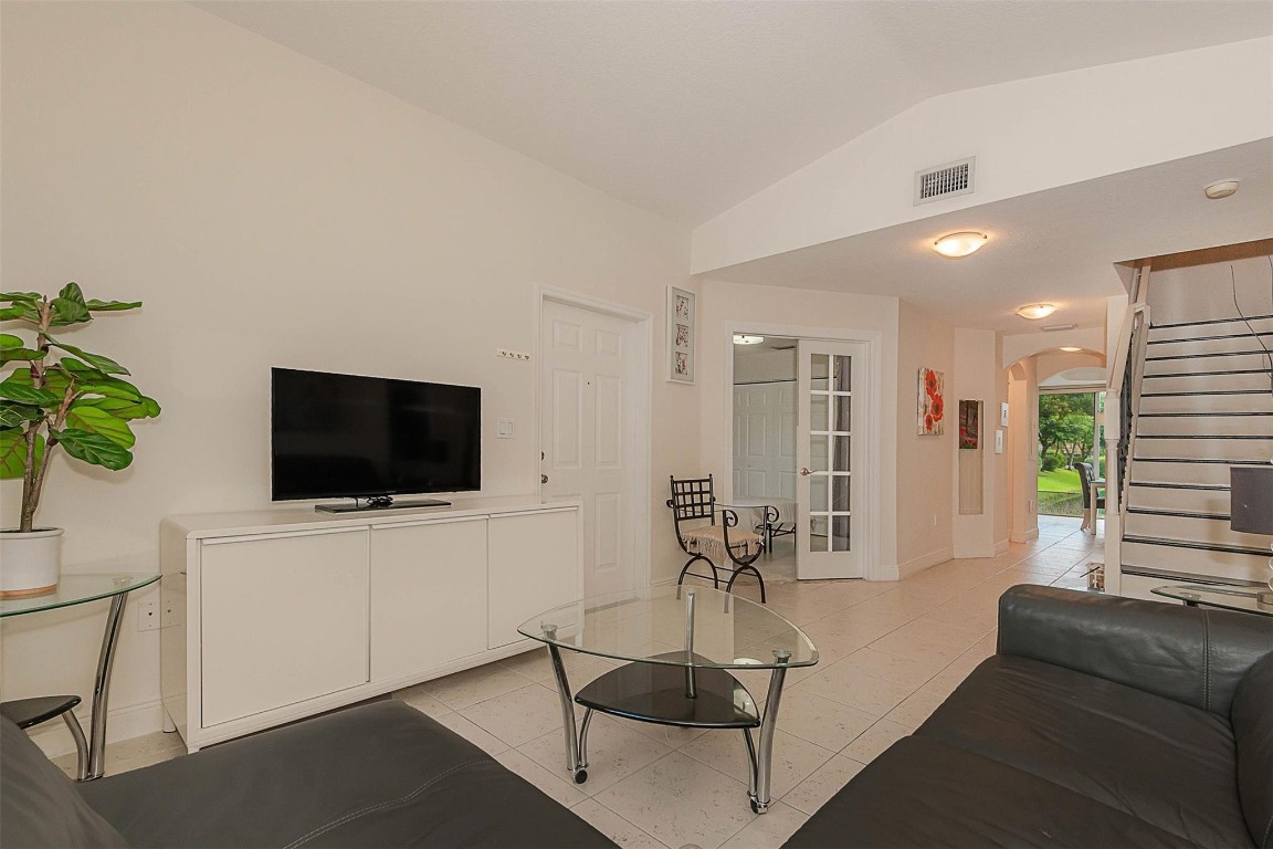 VILLAS AT HARBOR ISLES - Residential