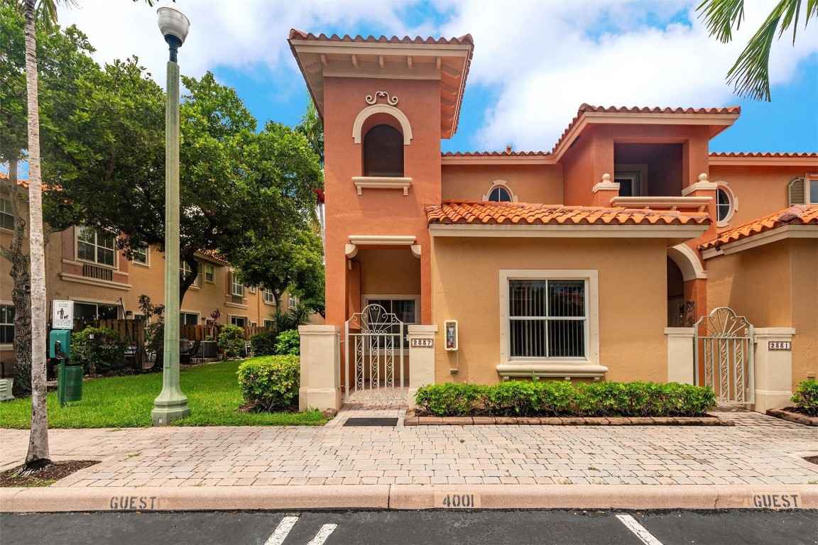 VILLAS AT HARBOR ISLES - Residential