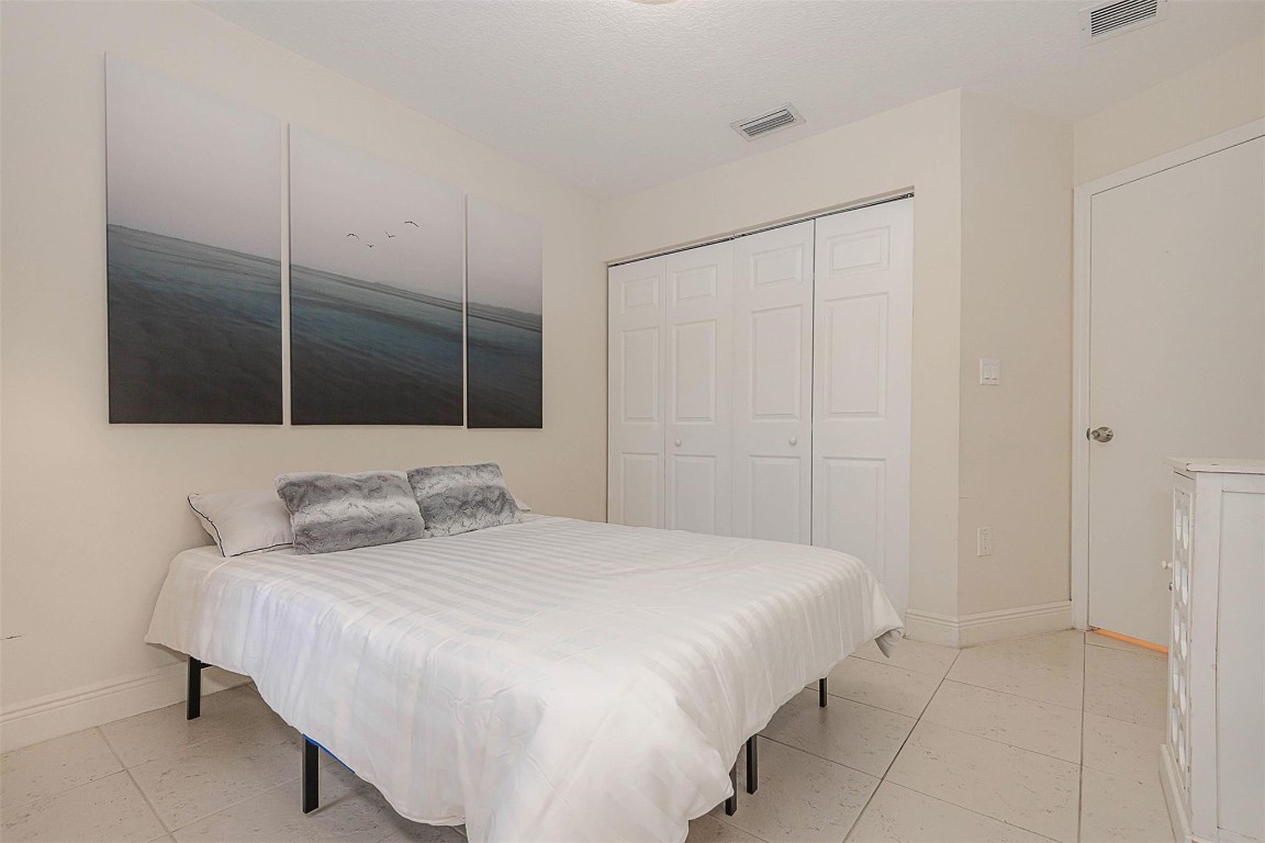 VILLAS AT HARBOR ISLES - Residential