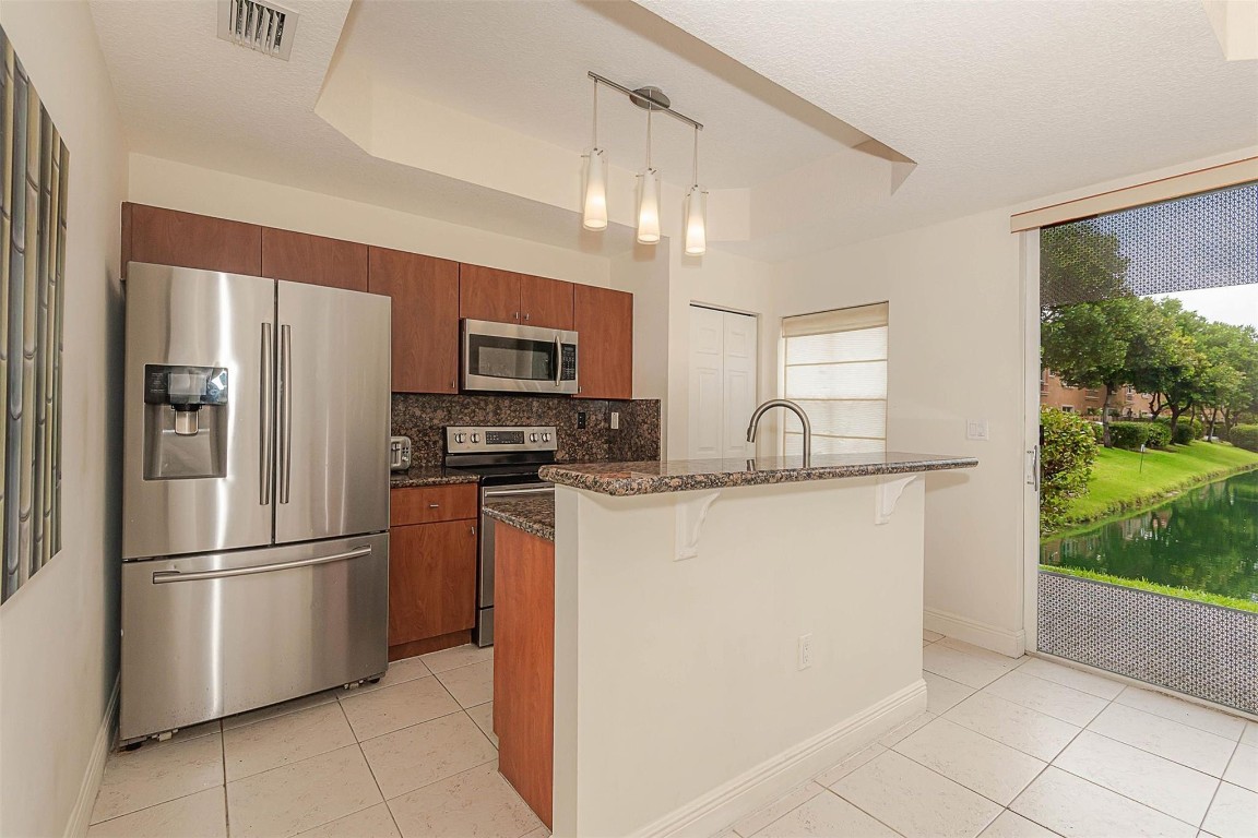 VILLAS AT HARBOR ISLES - Residential