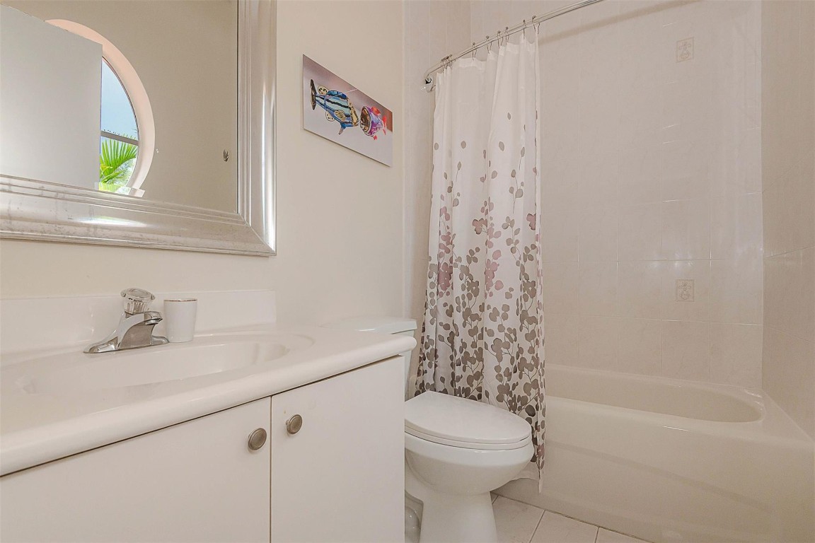 VILLAS AT HARBOR ISLES - Residential