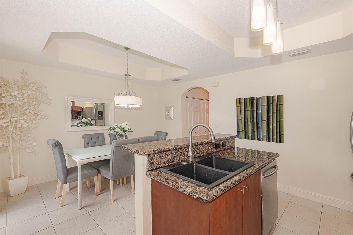 VILLAS AT HARBOR ISLES - Residential