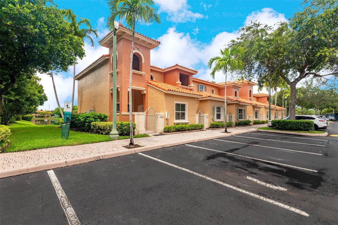 VILLAS AT HARBOR ISLES - Residential
