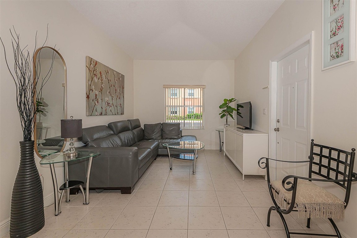 VILLAS AT HARBOR ISLES - Residential