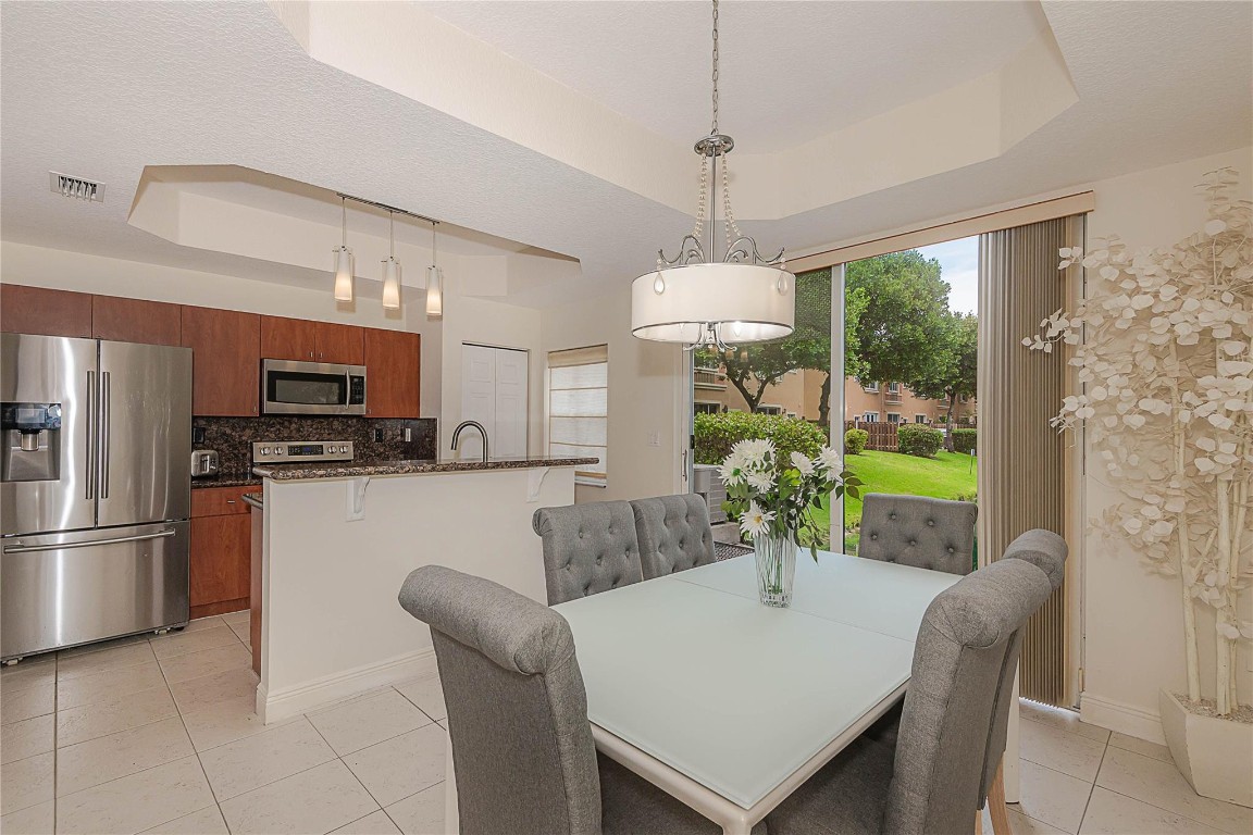 VILLAS AT HARBOR ISLES - Residential