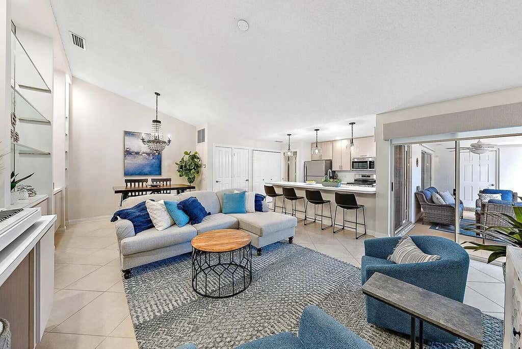 Photo of 1504 SILVERLEAF OAK Court, Palm Beach Gardens, FL 33410 (MLS # B26065563)