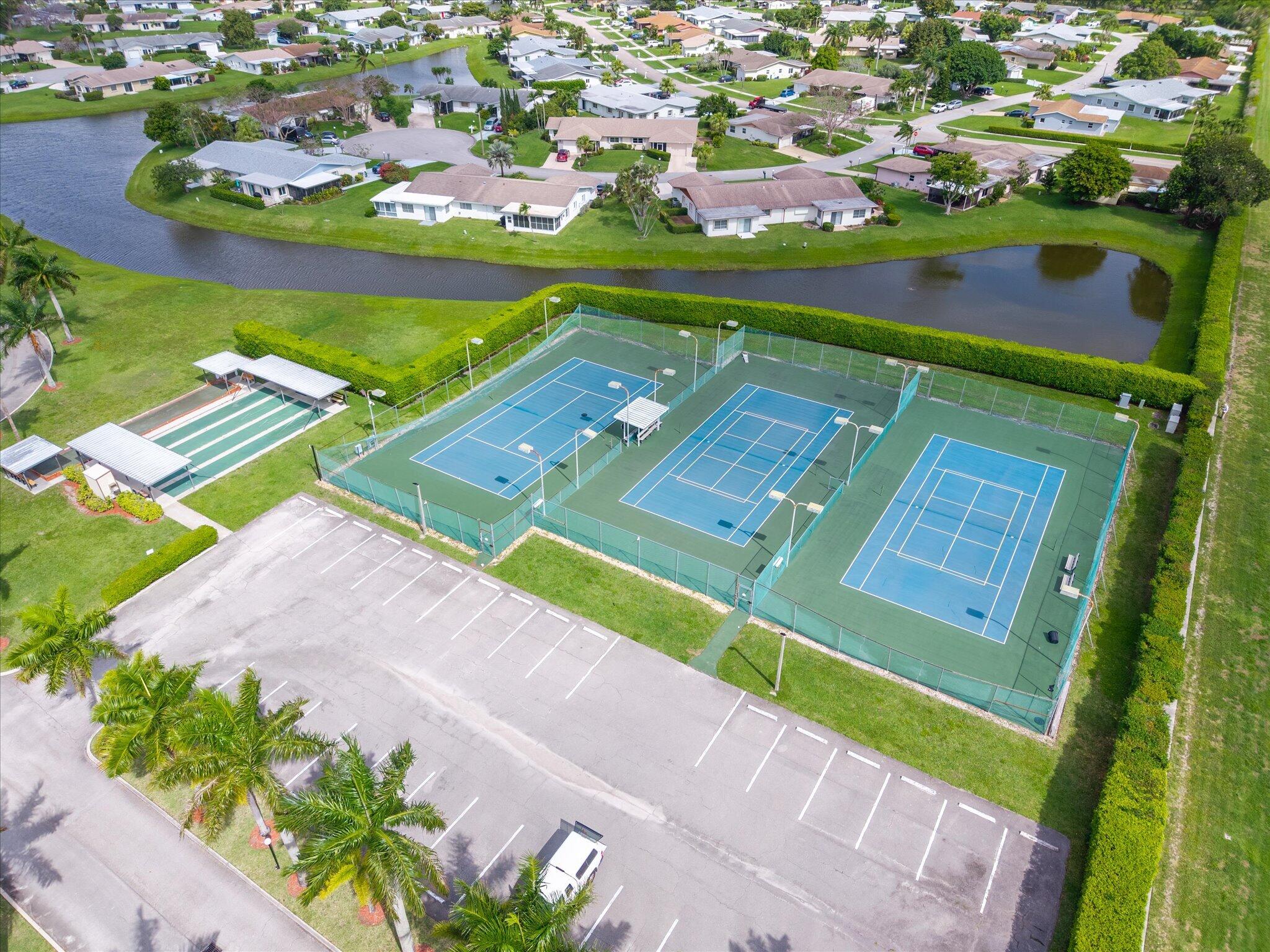 DELRAY VILLAS 4 - Residential