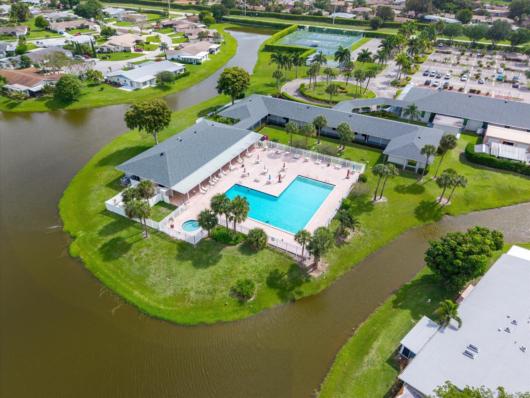 DELRAY VILLAS 4 - Residential