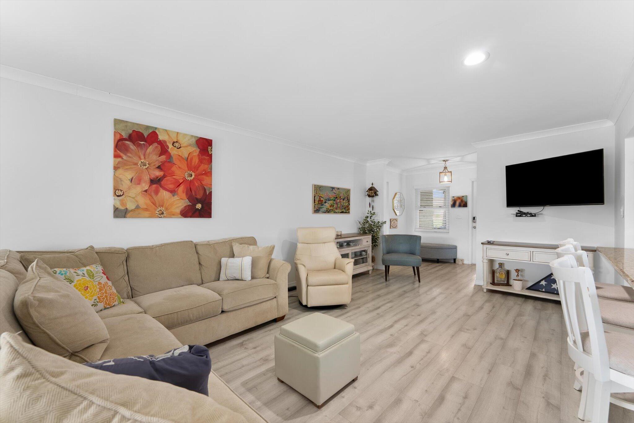 DELRAY VILLAS 4 - Residential