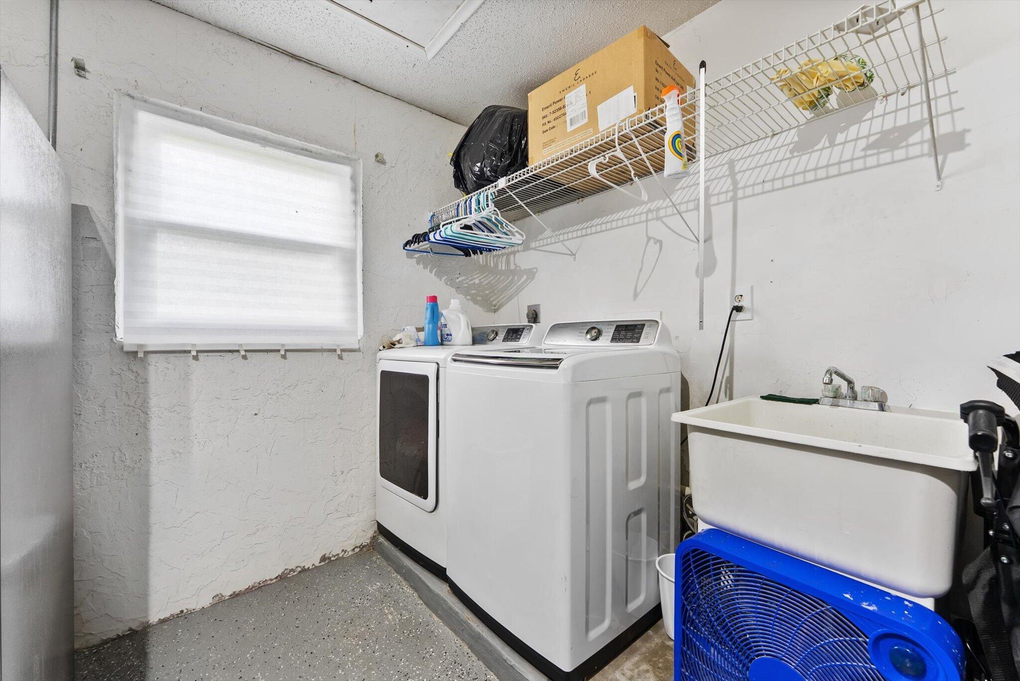 DELRAY VILLAS 4 - Residential