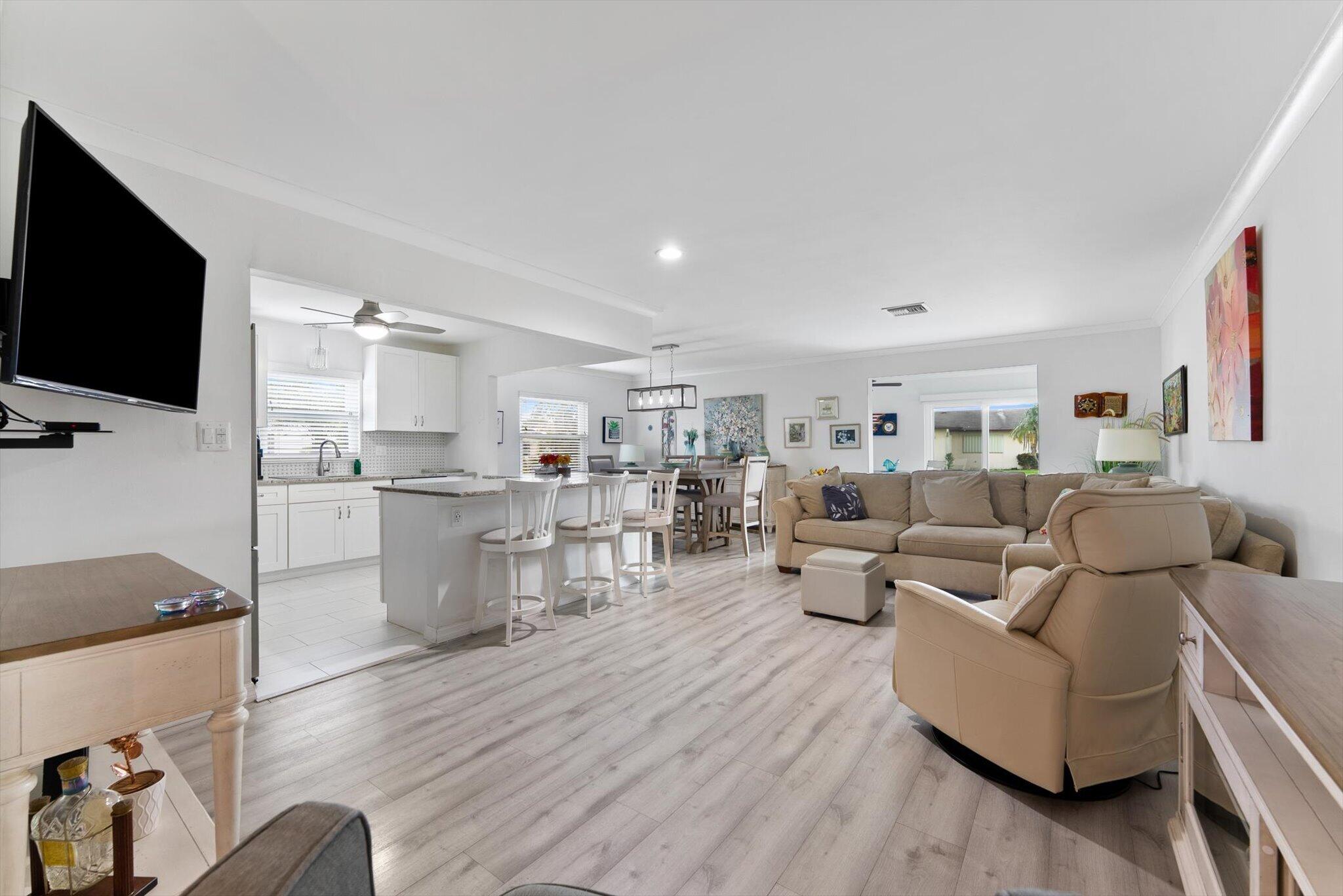 DELRAY VILLAS 4 - Residential