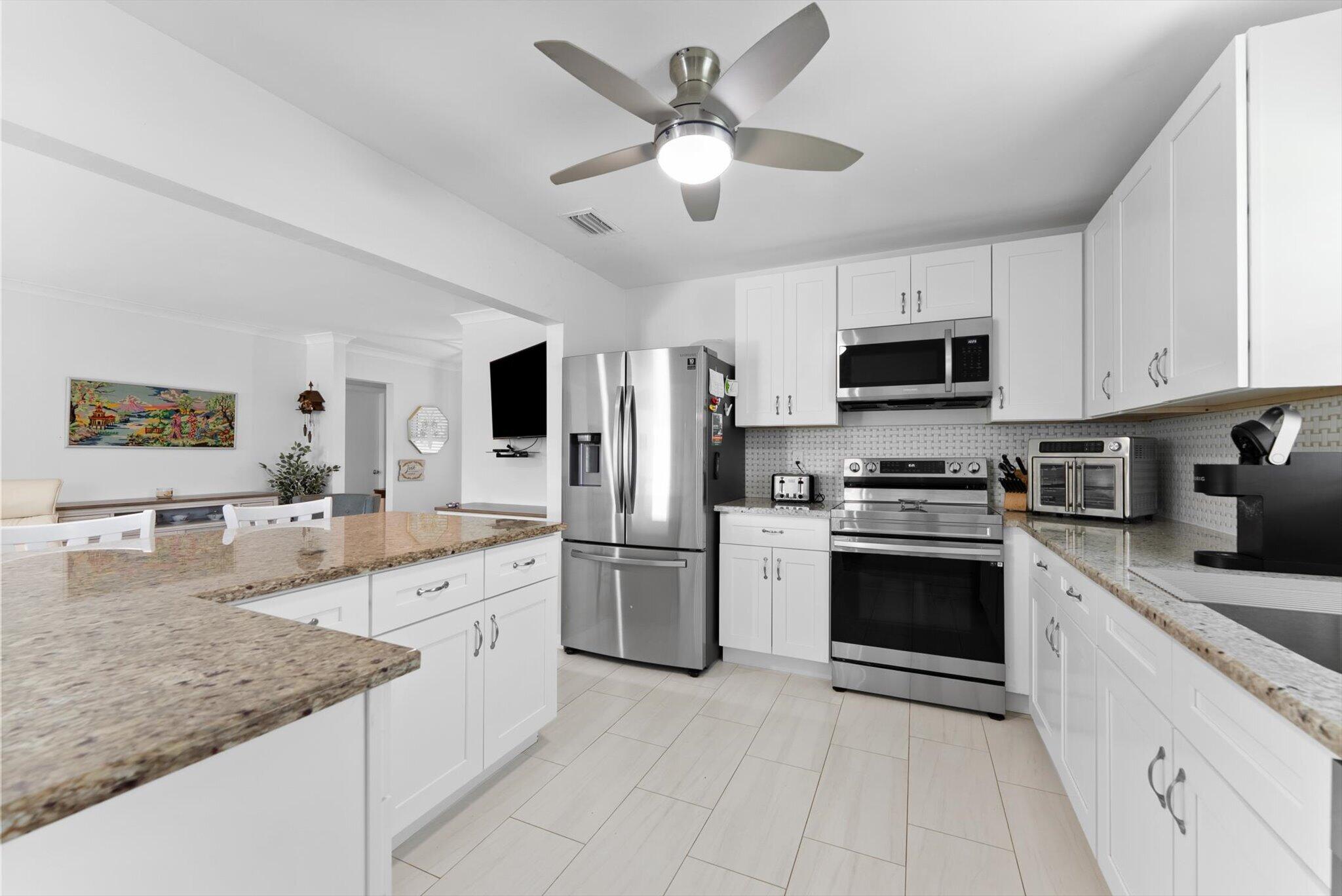 DELRAY VILLAS 4 - Residential