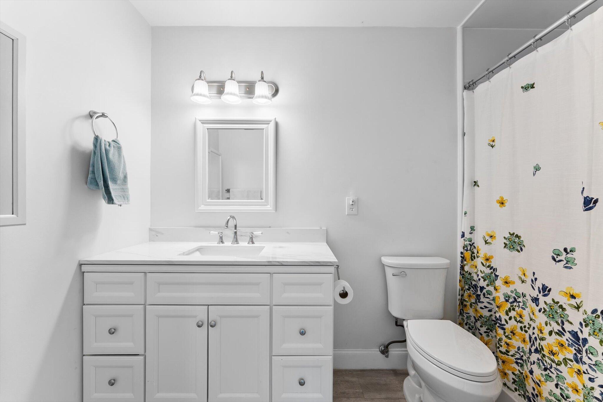 DELRAY VILLAS 4 - Residential