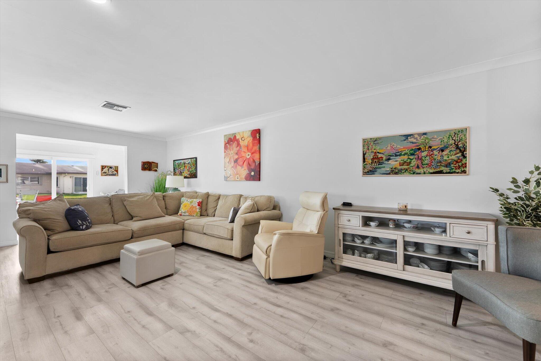 DELRAY VILLAS 4 - Residential