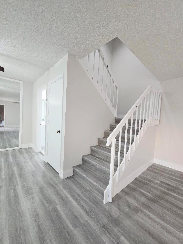 SHERWOOD LAKES - Residential