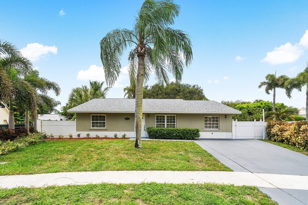 Photo of 6902 Athena Drive, Lake Worth, FL 33463 (MLS # R11120395)