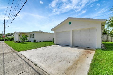 A home in Lake Worth Beach