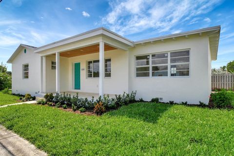 A home in Lake Worth Beach