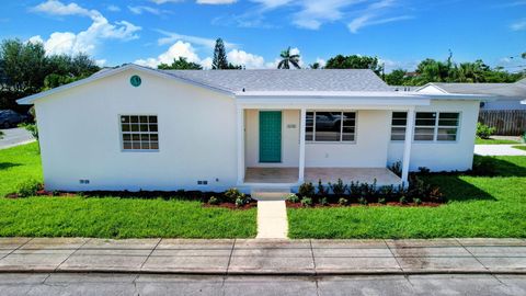 A home in Lake Worth Beach