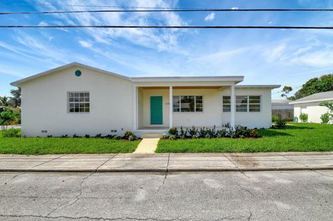 A home in Lake Worth Beach