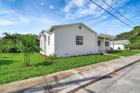 A home in Lake Worth Beach