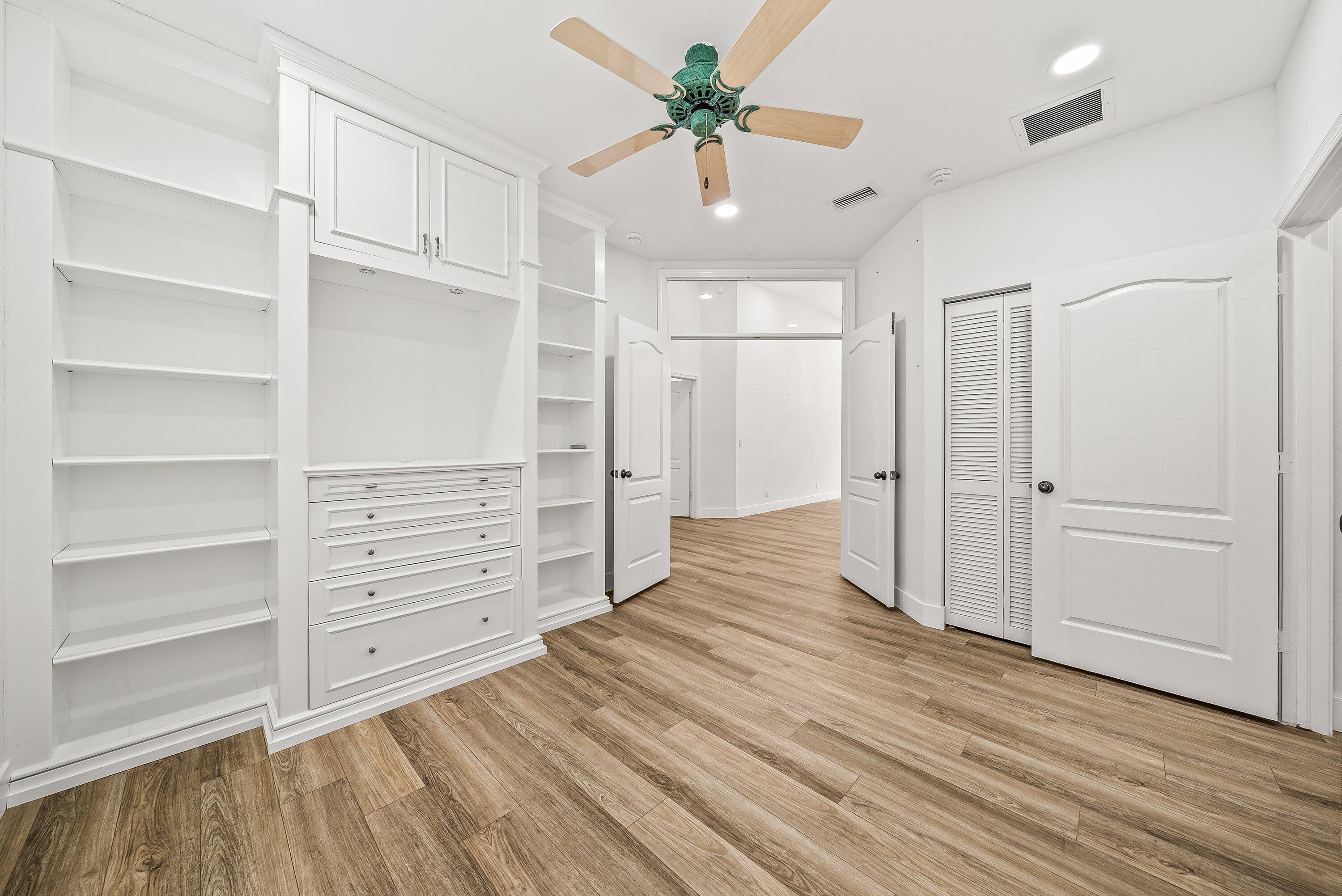 PGA RESORT COMMUNITY OF EAGLETON ESTATES - Residential