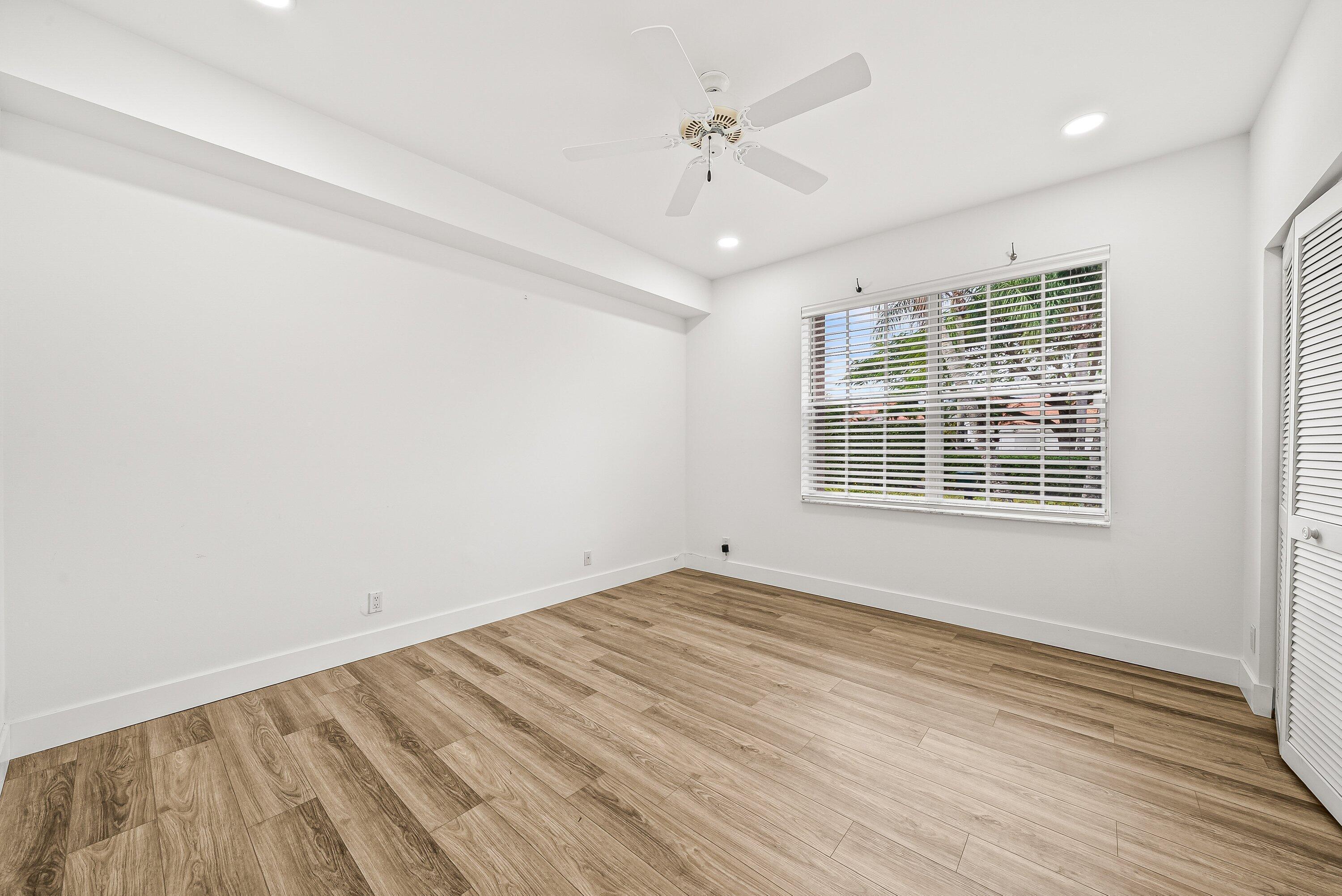 PGA RESORT COMMUNITY OF EAGLETON ESTATES - Residential