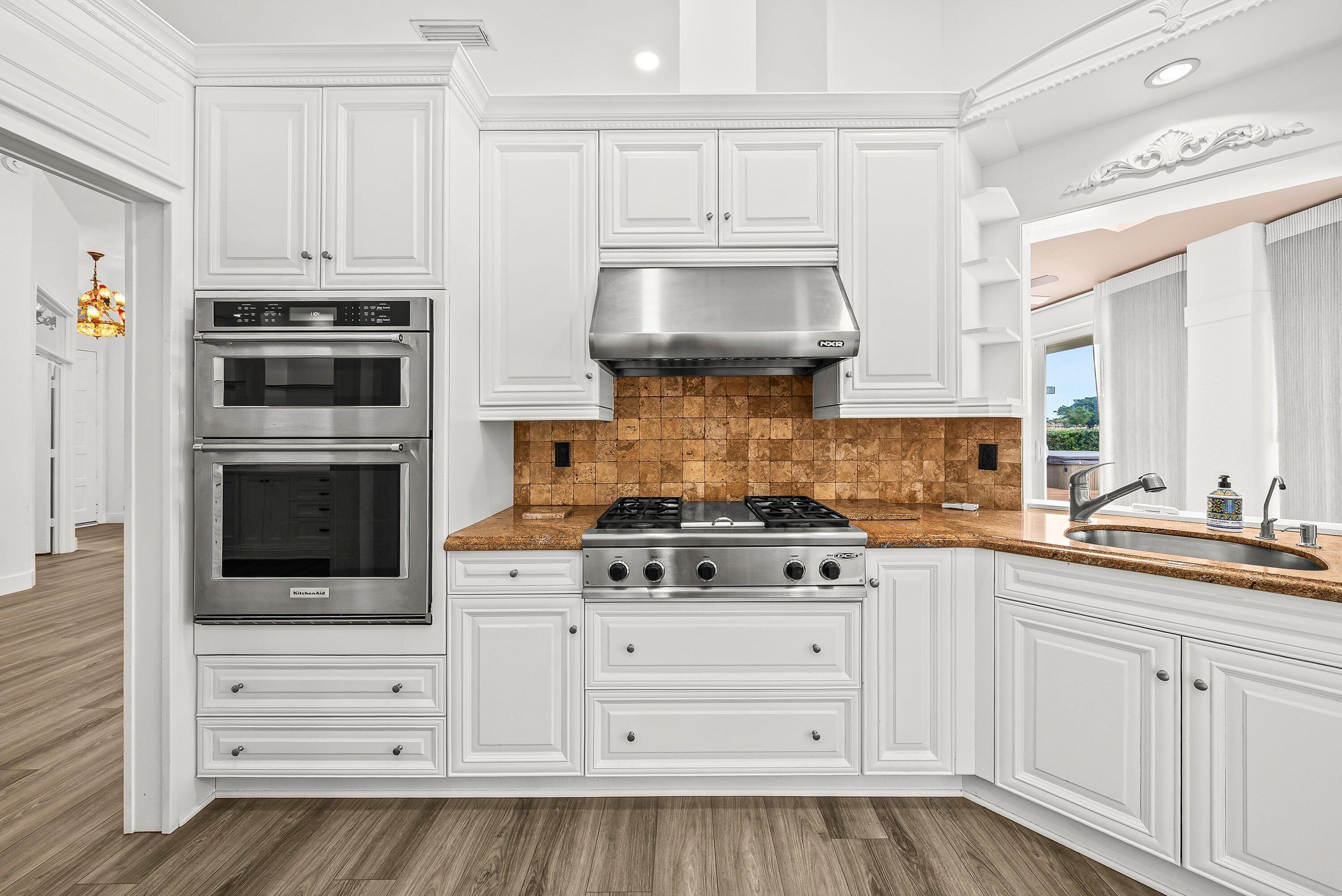 PGA RESORT COMMUNITY OF EAGLETON ESTATES - Residential