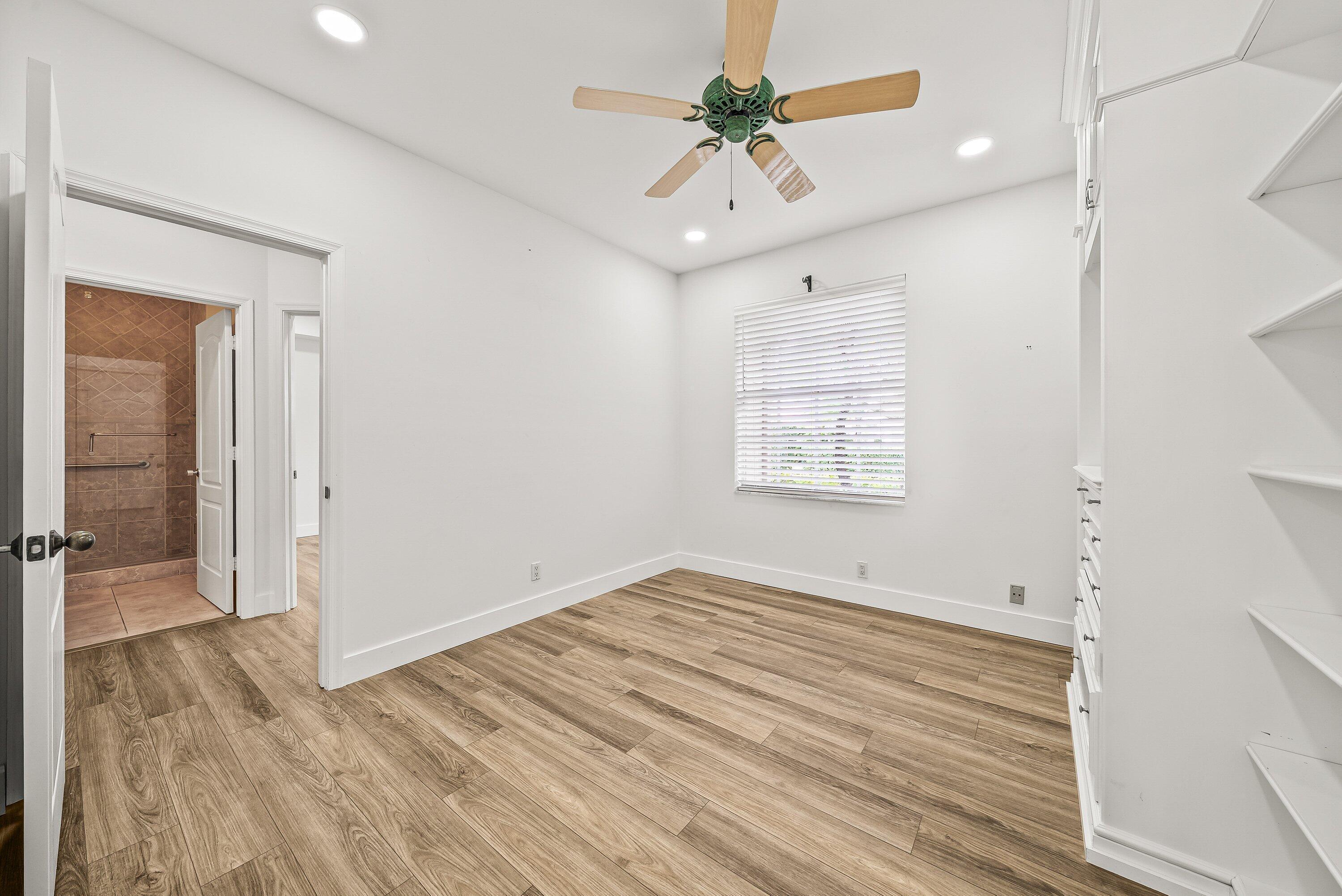 PGA RESORT COMMUNITY OF EAGLETON ESTATES - Residential