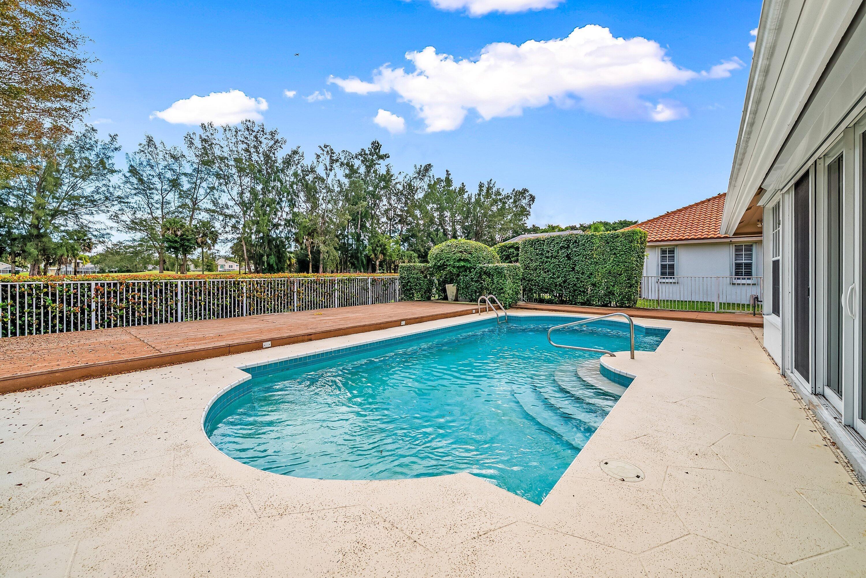 PGA RESORT COMMUNITY OF EAGLETON ESTATES - Residential