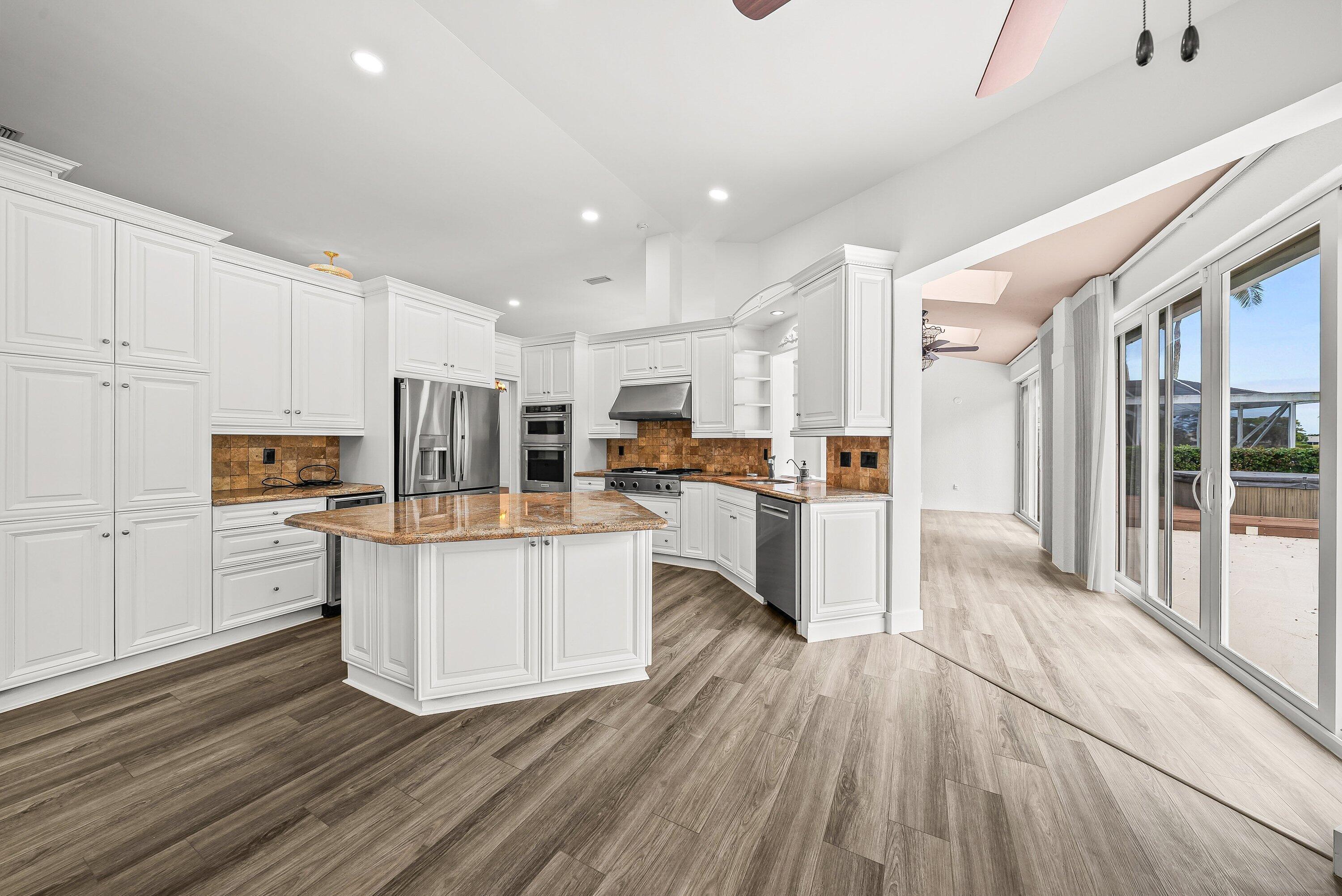 PGA RESORT COMMUNITY OF EAGLETON ESTATES - Residential