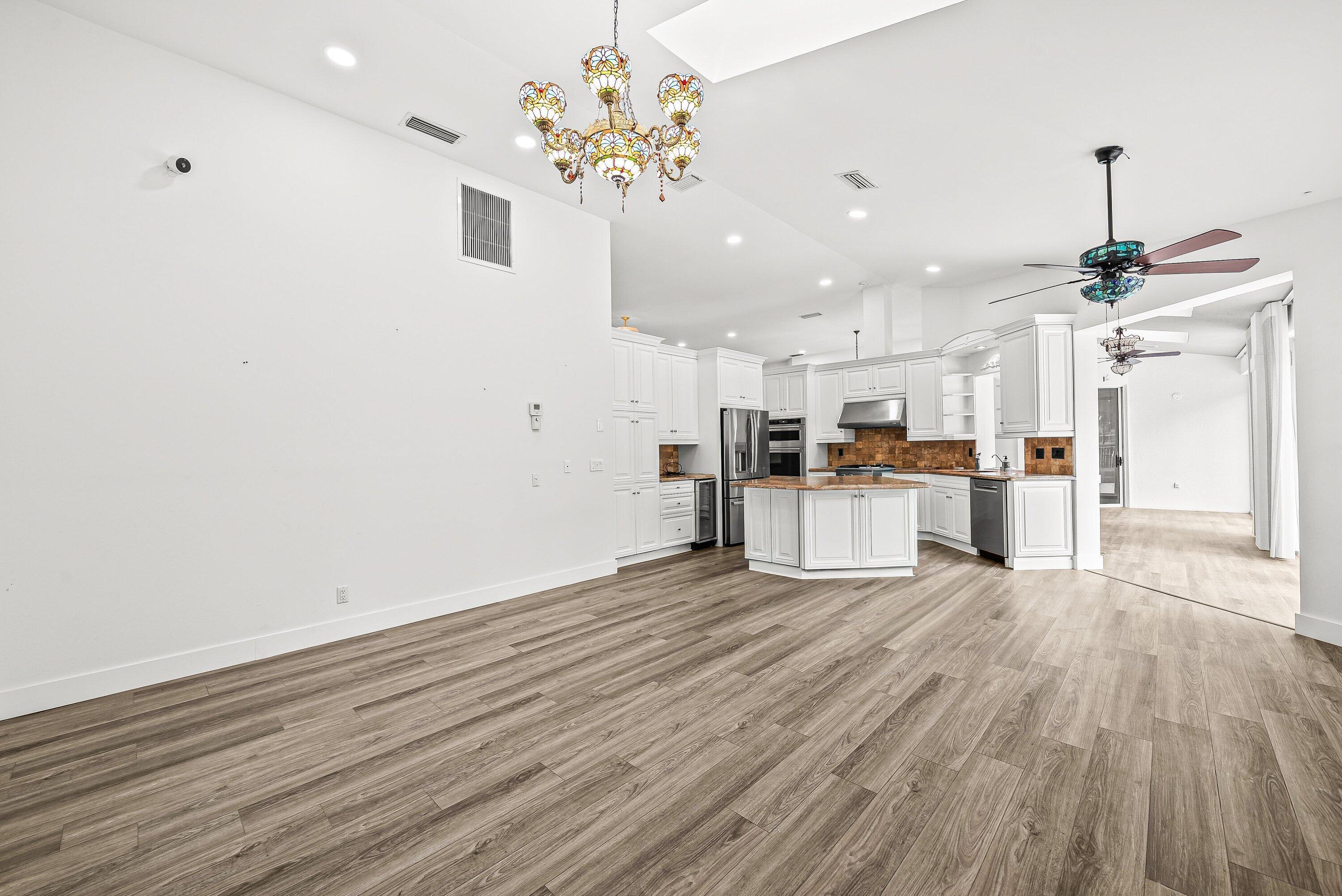 PGA RESORT COMMUNITY OF EAGLETON ESTATES - Residential