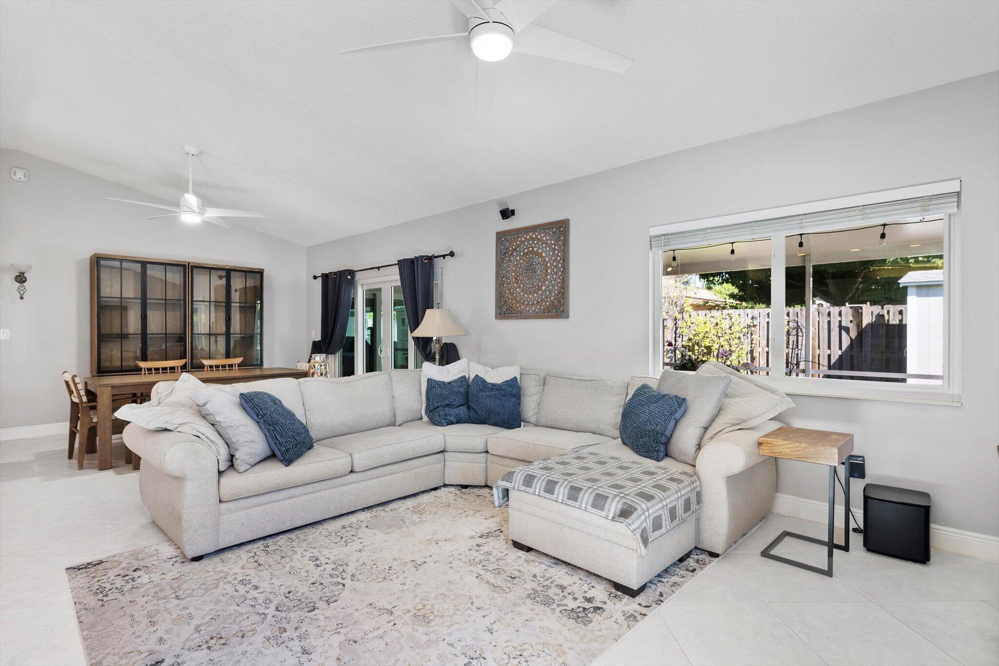 HAWKES BLUFF - Residential