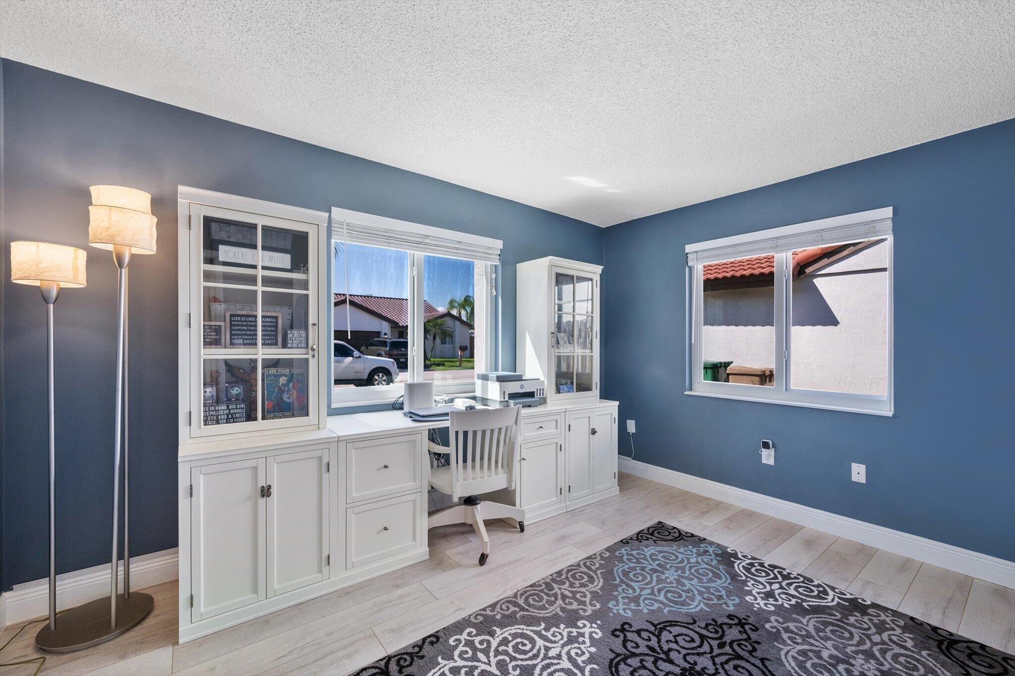 HAWKES BLUFF - Residential