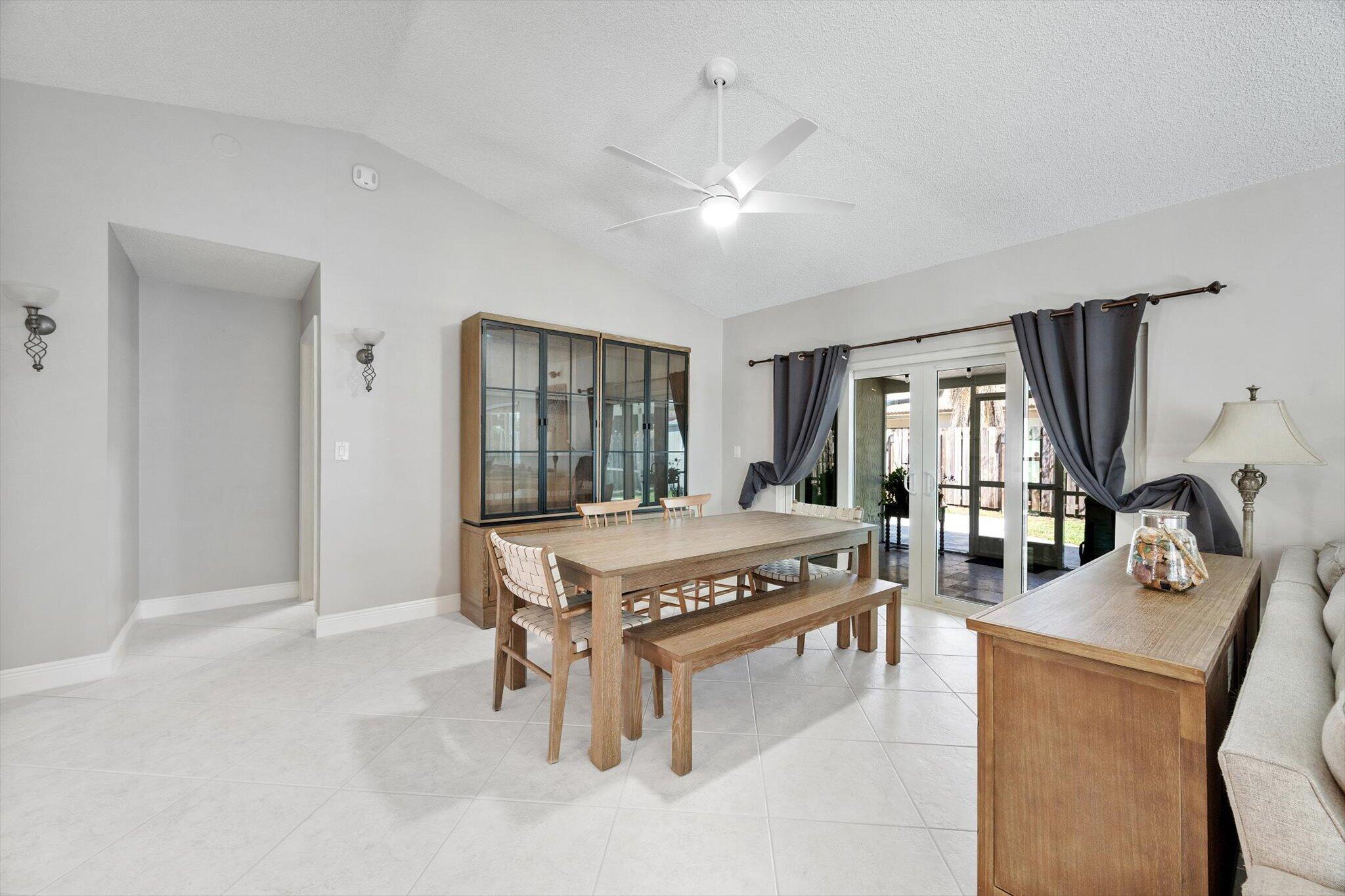 HAWKES BLUFF - Residential