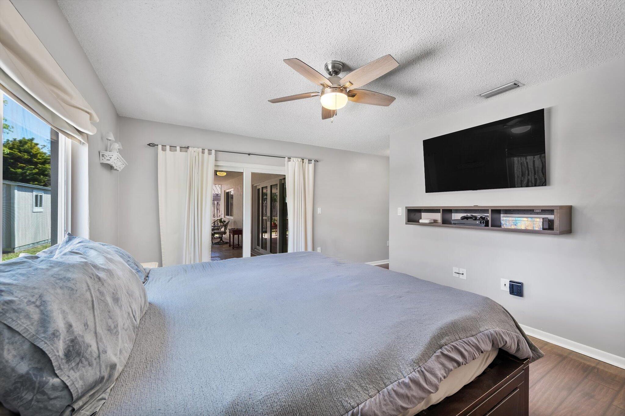 HAWKES BLUFF - Residential