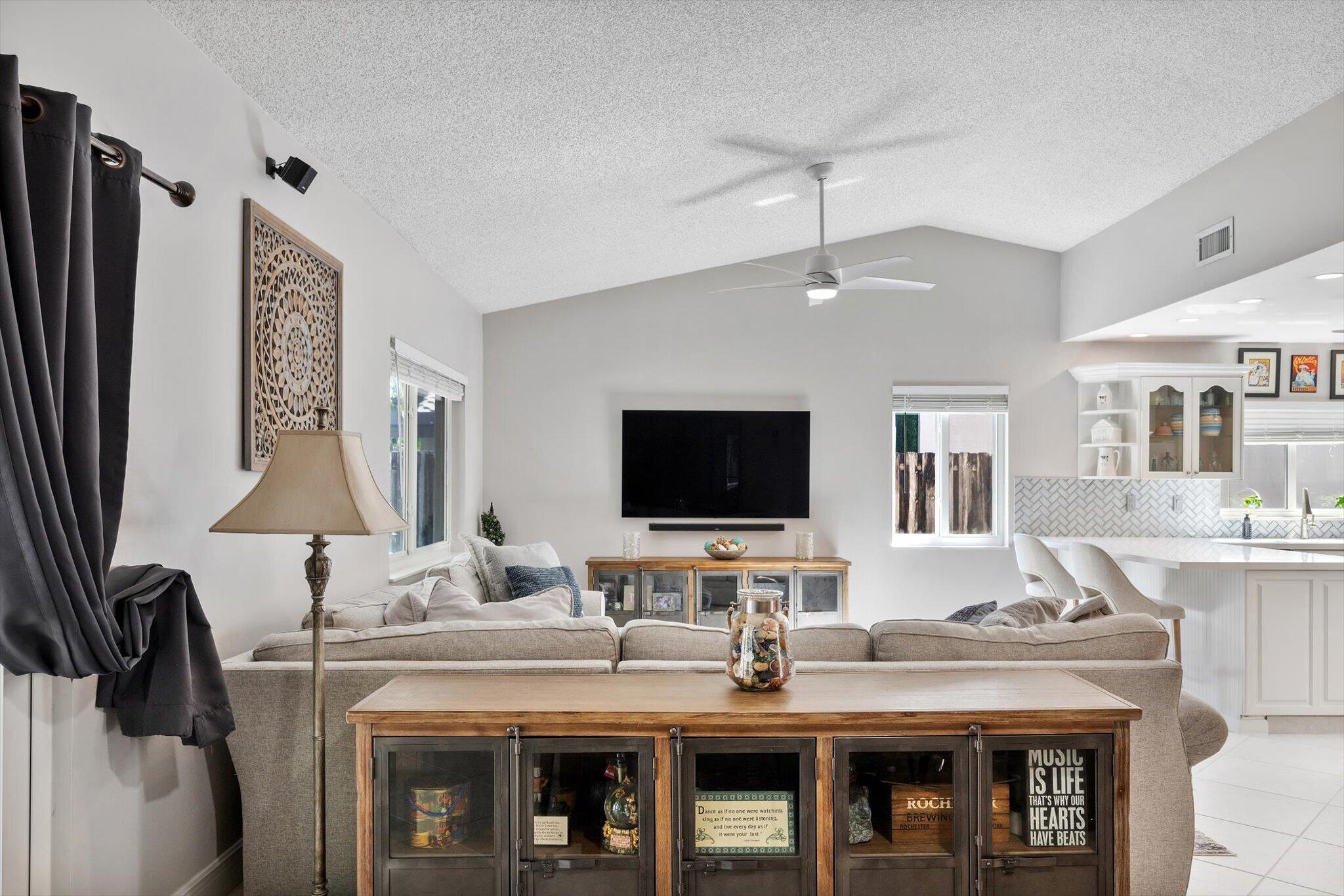 HAWKES BLUFF - Residential