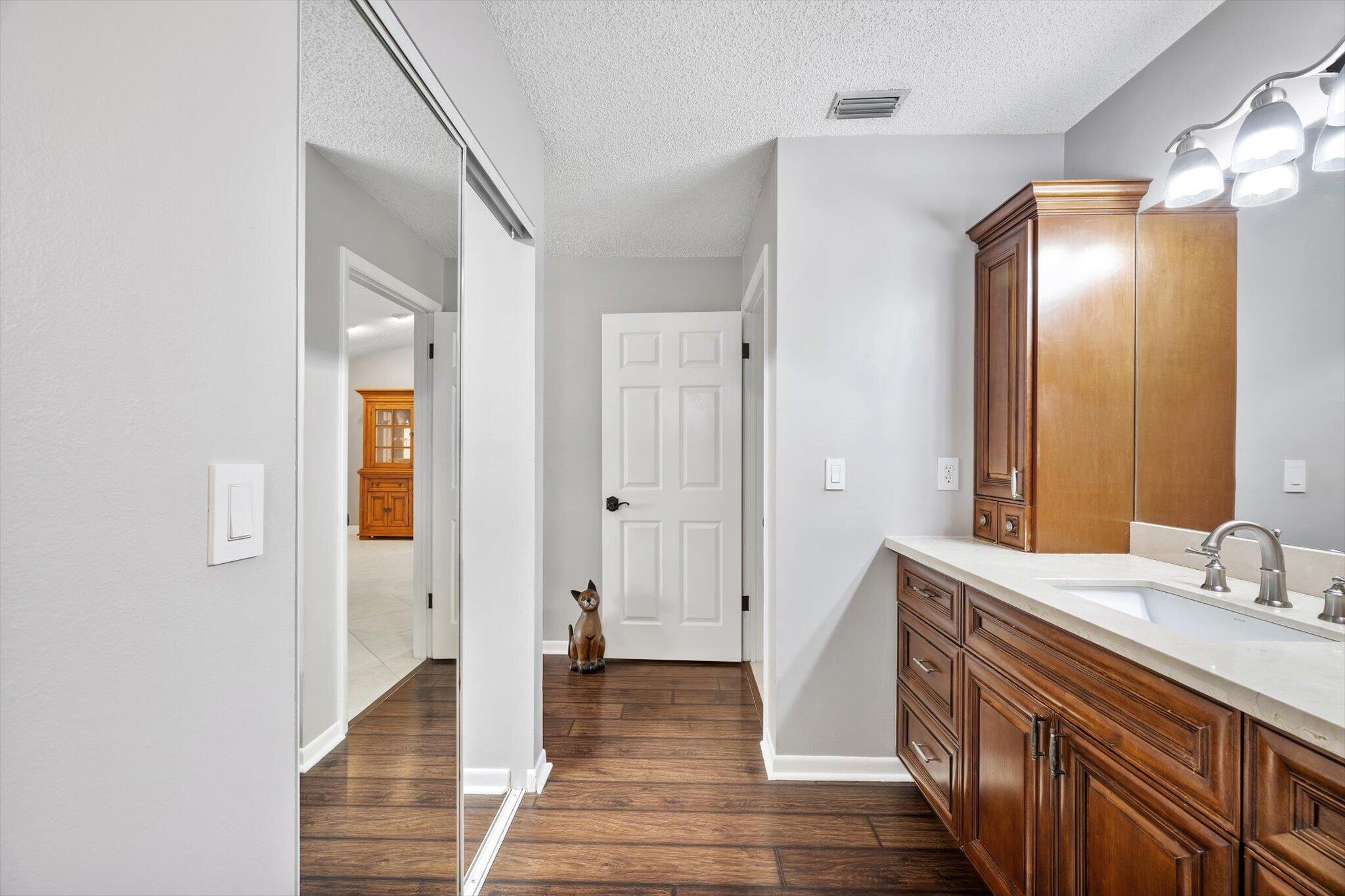 HAWKES BLUFF - Residential