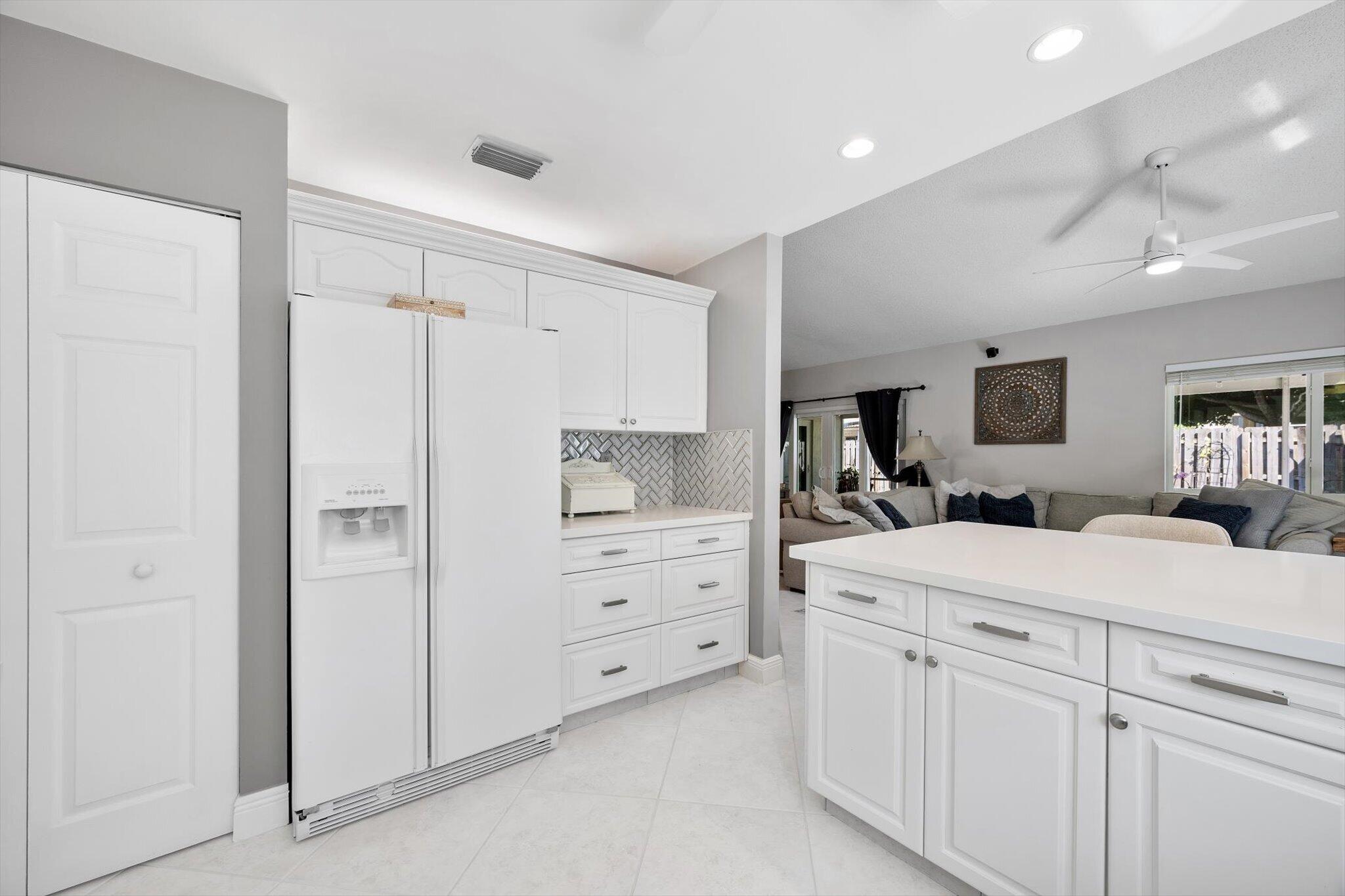 HAWKES BLUFF - Residential