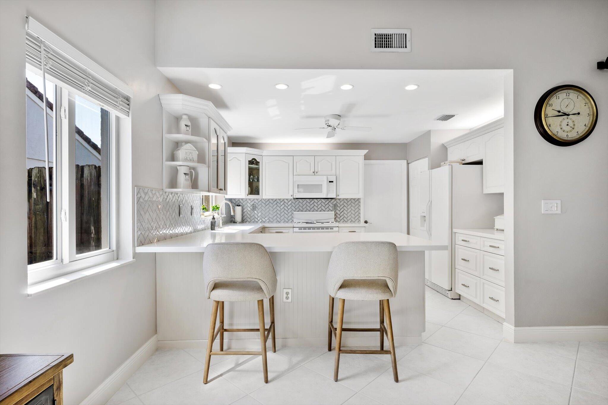 HAWKES BLUFF - Residential