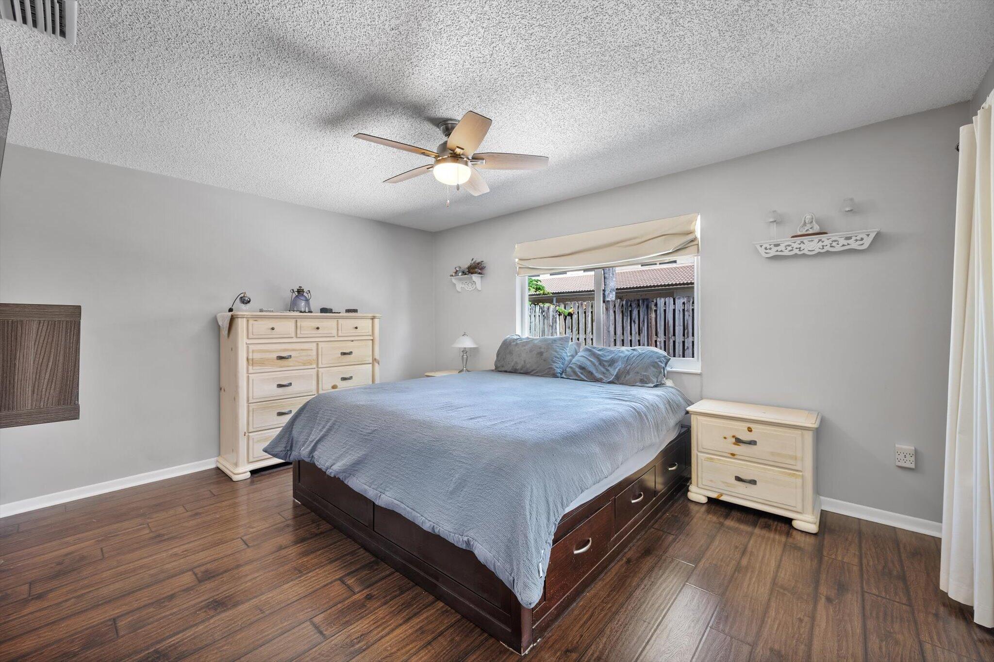 HAWKES BLUFF - Residential