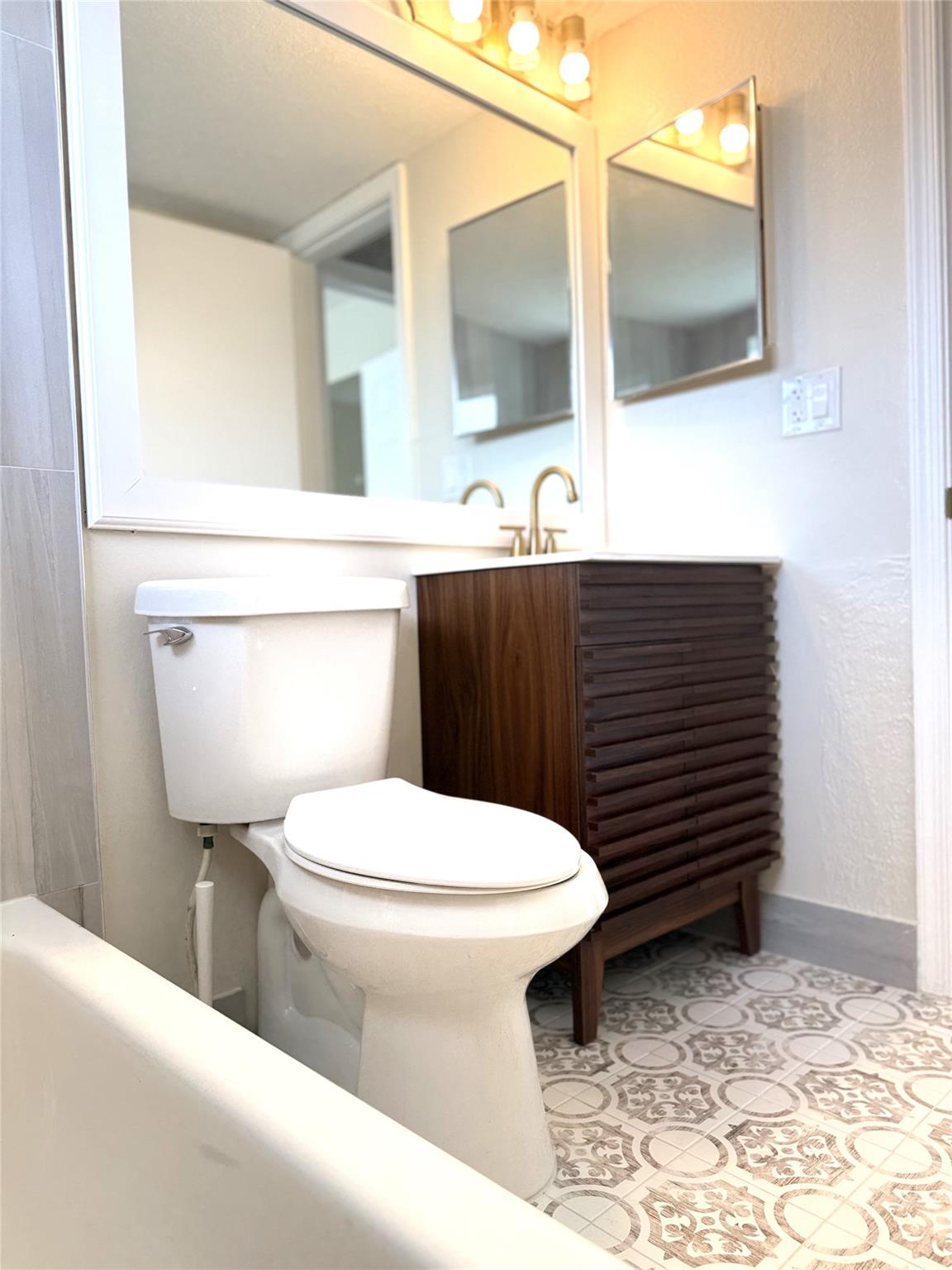 Forest Park Condo - Residential Lease