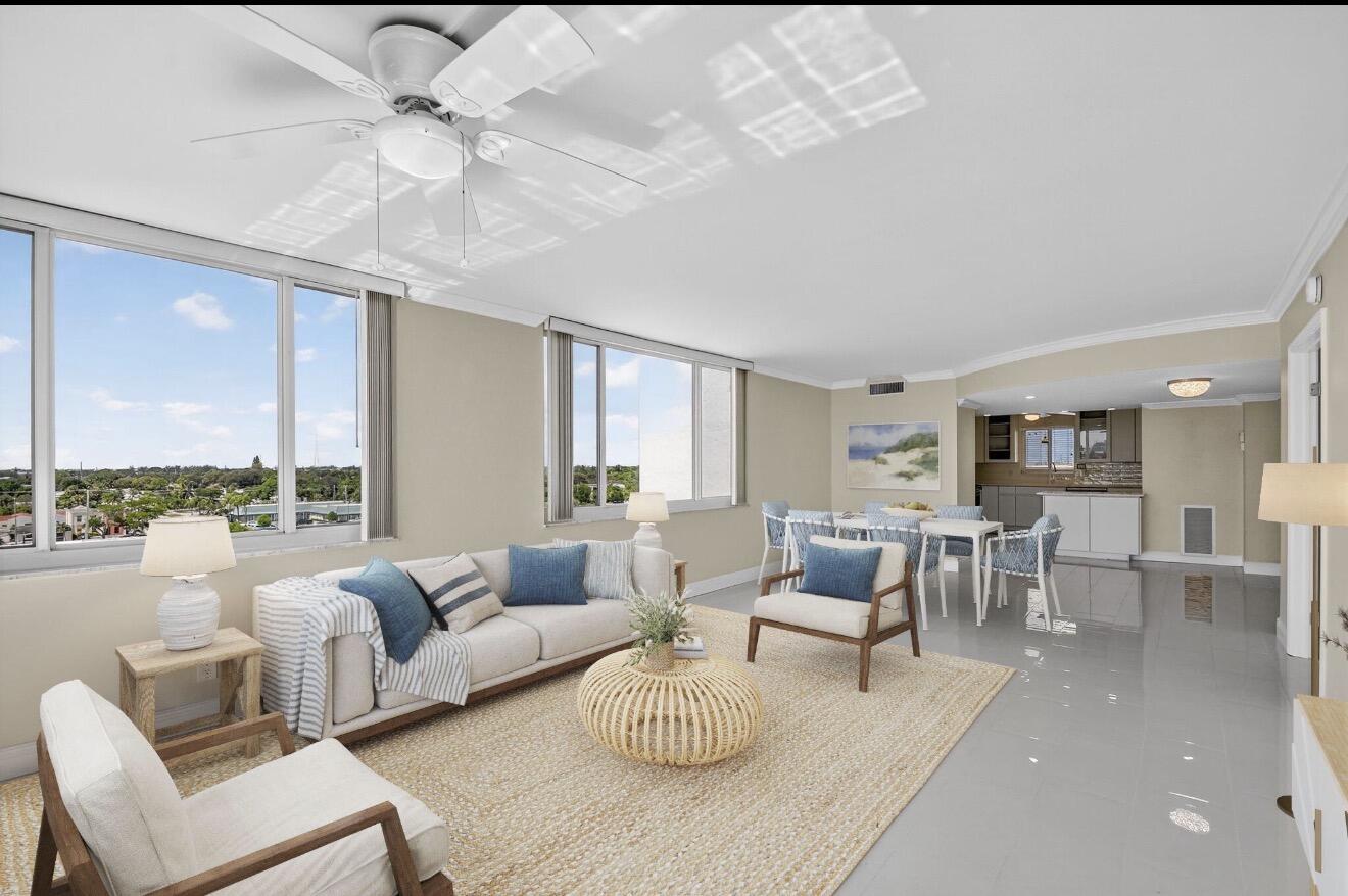 Lake Harbour Towers South - Residential