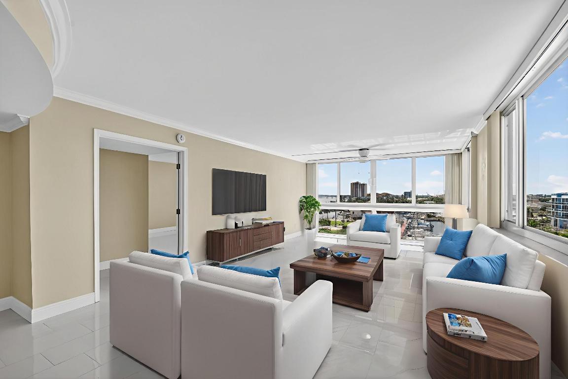 Lake Harbour Towers South - Residential