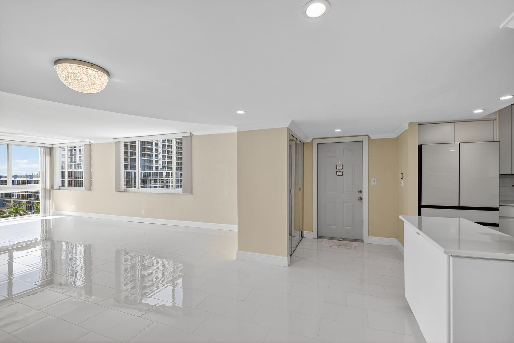 Lake Harbour Towers South - Residential